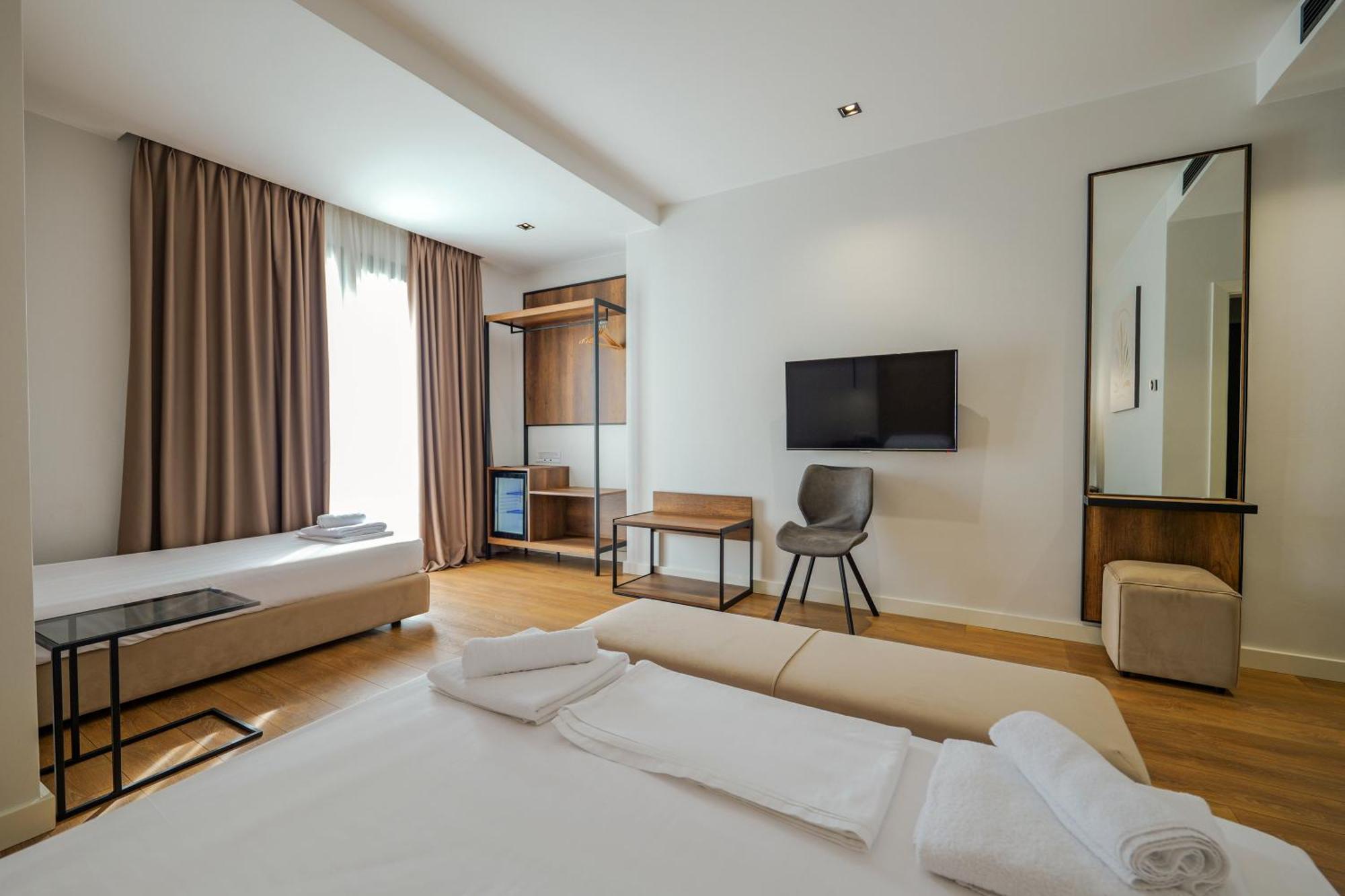 Hotel Central Vlore Exterior photo